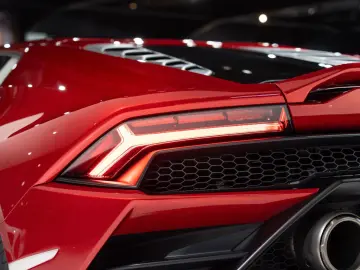 Huracán EVO RWD AKRAPOVIC-ABGAS LIFT EVO-TRIM