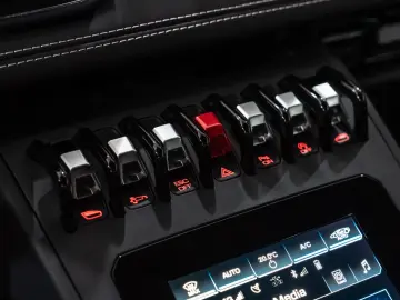 Huracán EVO RWD AKRAPOVIC-ABGAS LIFT EVO-TRIM