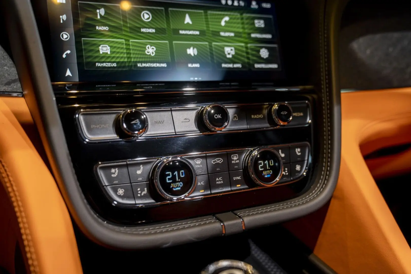 BENTAYGA S   MULLINER DUO-TONE   NAIM   CERAMIC