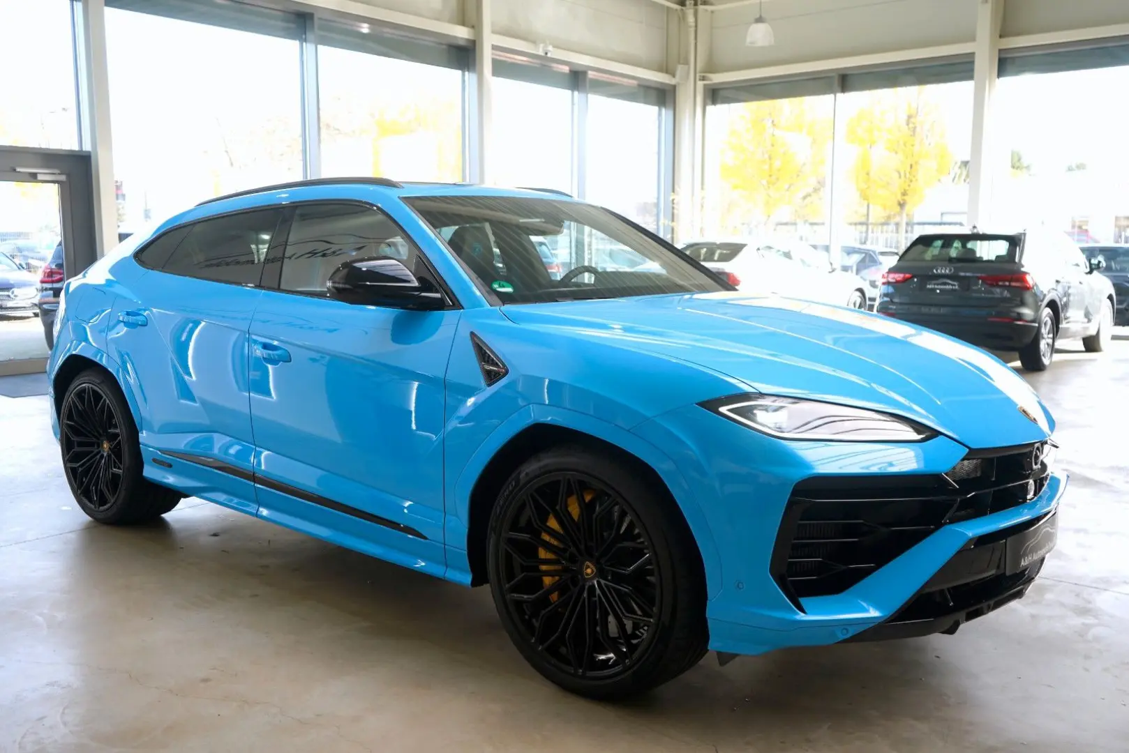 Urus SE   PANORMA   CARBON   B&O   BLU CEPHEUS