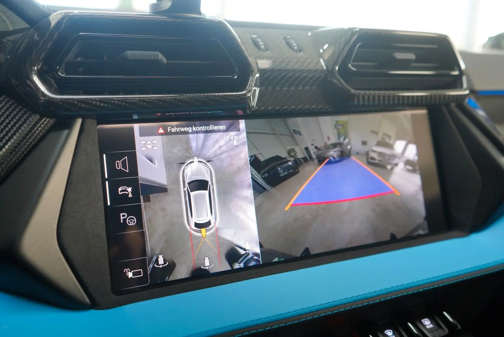 Urus SE   PANORMA   CARBON   B&O   BLU CEPHEUS