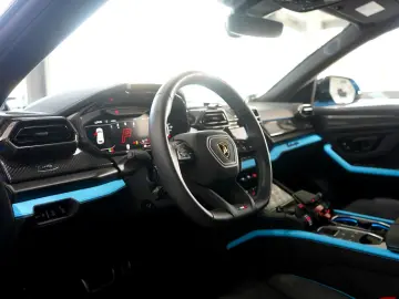 Urus SE   PANORMA   CARBON   B&O   BLU CEPHEUS