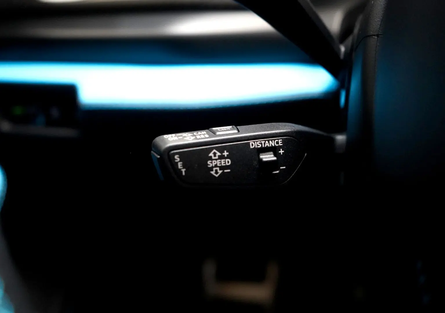 Urus SE   PANORMA   CARBON   B&O   BLU CEPHEUS