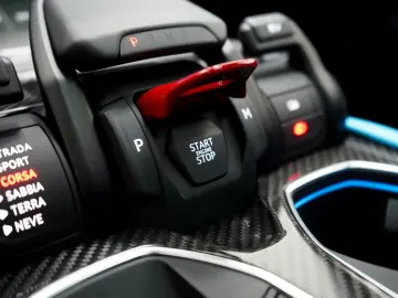 Urus SE   PANORMA   CARBON   B&O   BLU CEPHEUS