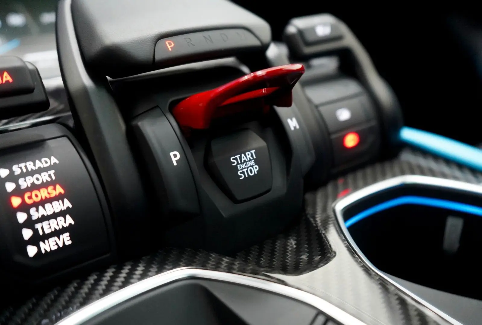 Urus SE   PANORMA   CARBON   B&O   BLU CEPHEUS