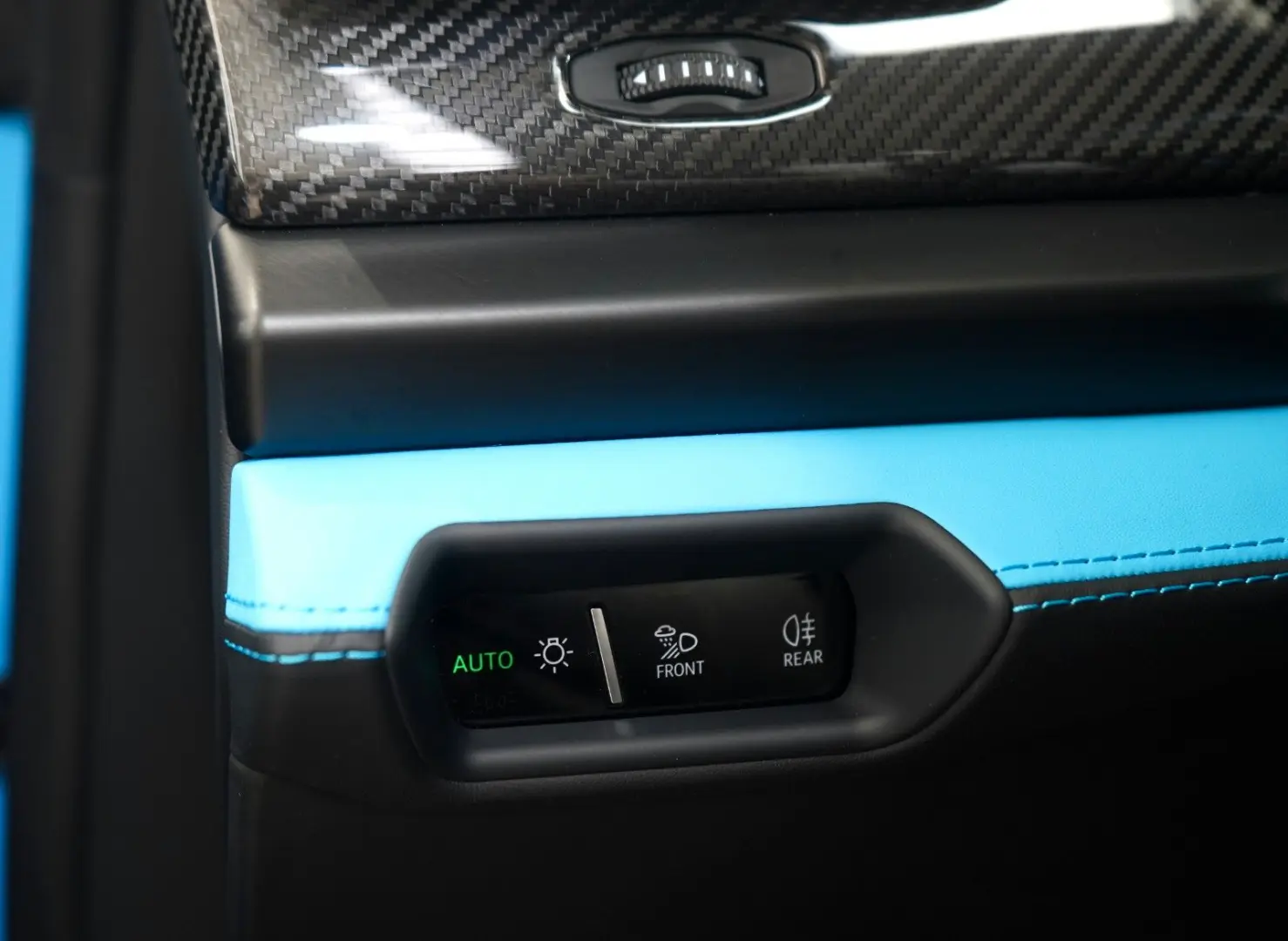 Urus SE   PANORMA   CARBON   B&O   BLU CEPHEUS