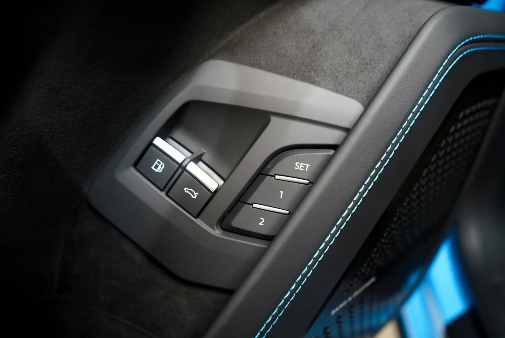 Urus SE   PANORMA   CARBON   B&O   BLU CEPHEUS