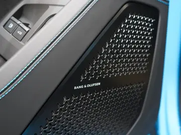 Urus SE   PANORMA   CARBON   B&O   BLU CEPHEUS