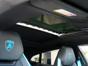 Urus SE   PANORMA   CARBON   B&O   BLU CEPHEUS