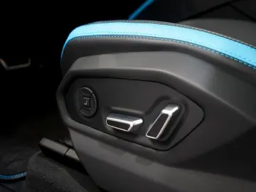 Urus SE   PANORMA   CARBON   B&O   BLU CEPHEUS