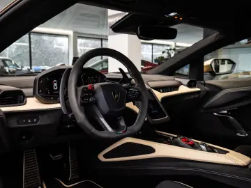 Revuelto 6.5 V12 HPEV Lift Oro Elios Full PPF