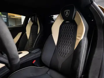 Revuelto 6.5 V12 HPEV Lift Oro Elios Full PPF