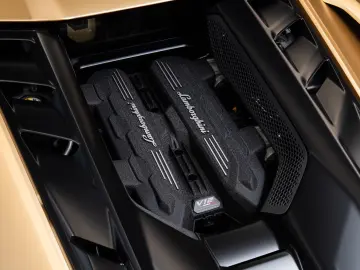 Revuelto 6.5 V12 HPEV Lift Oro Elios Full PPF