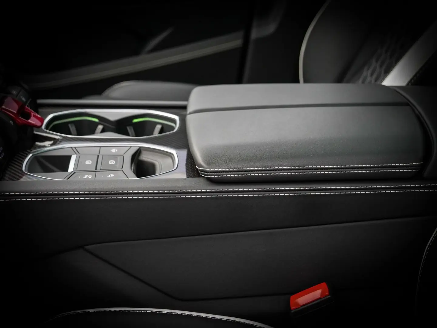 Urus S Nero Helene  Electrical Trailer Towing