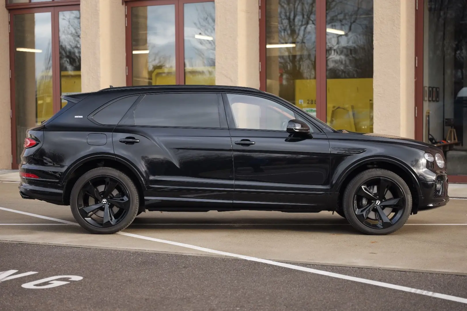 Bentayga 4.0 V8 EWB Azure 4WD Long Lang