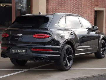 Bentayga 4.0 V8 EWB Azure 4WD Long Lang