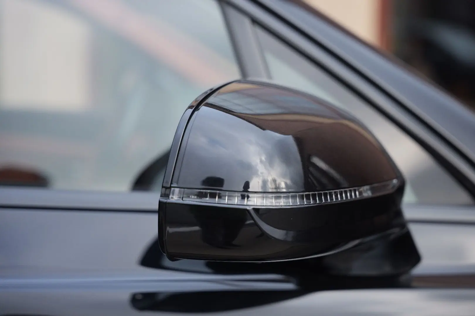 Bentayga 4.0 V8 EWB Azure 4WD Long Lang