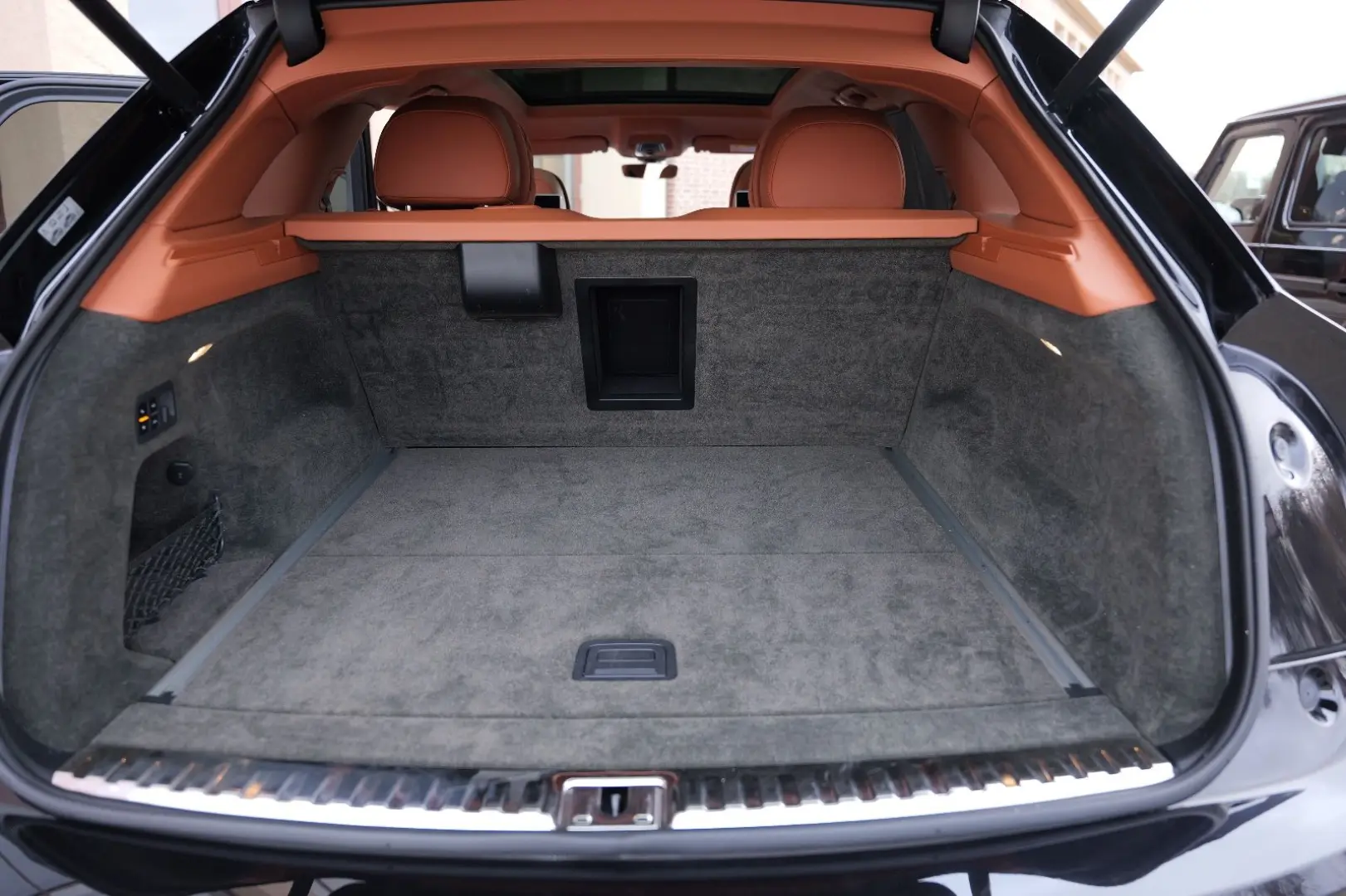 Bentayga 4.0 V8 EWB Azure 4WD Long Lang