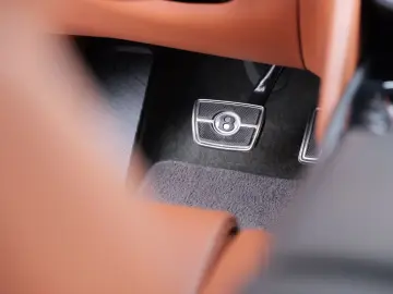 Bentayga 4.0 V8 EWB Azure 4WD Long Lang