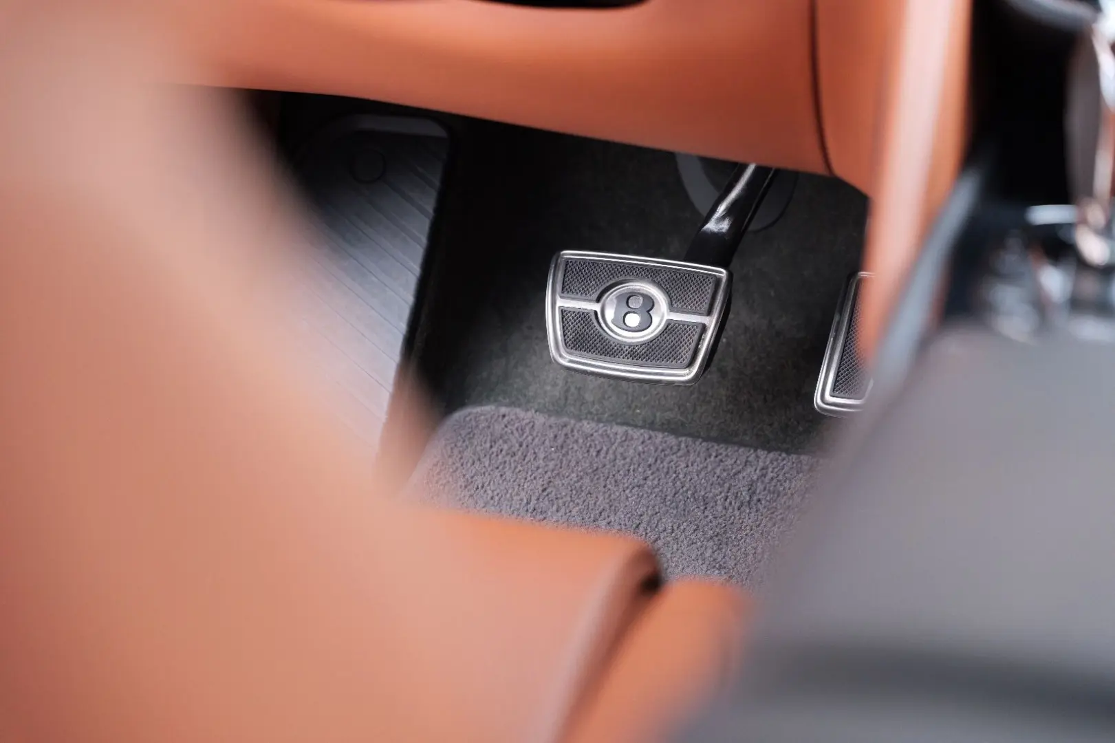 Bentayga 4.0 V8 EWB Azure 4WD Long Lang