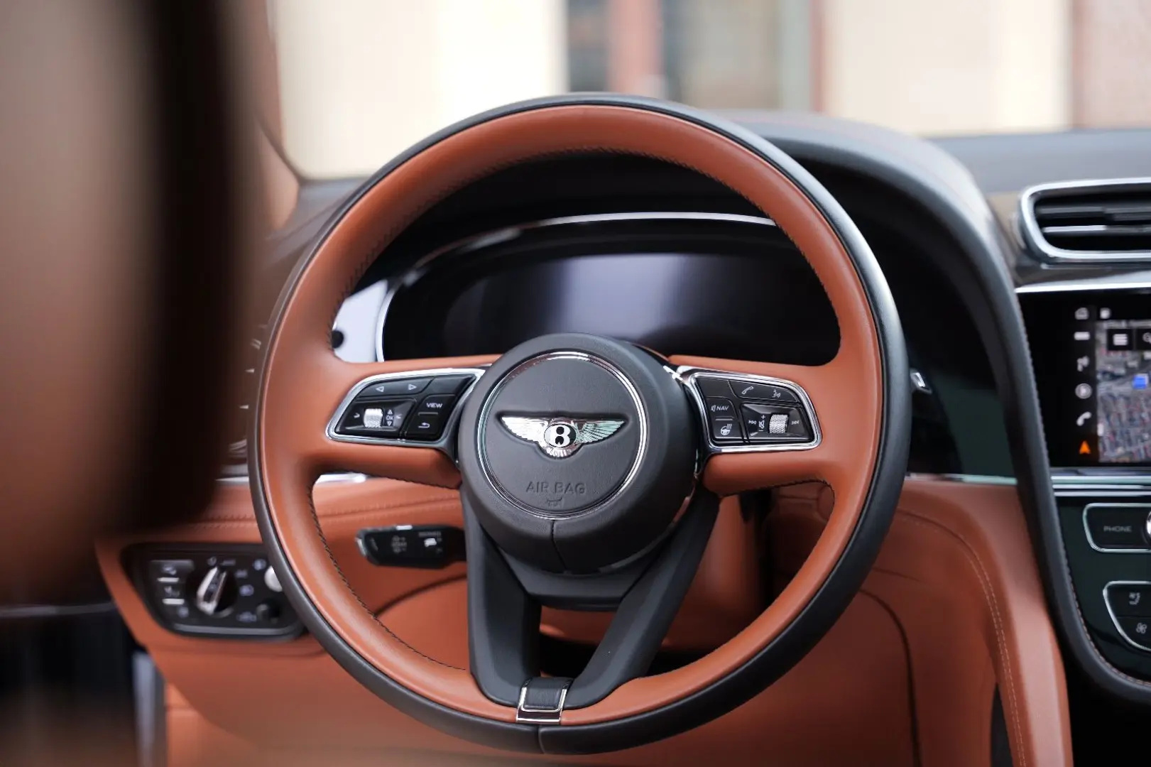 Bentayga 4.0 V8 EWB Azure 4WD Long Lang