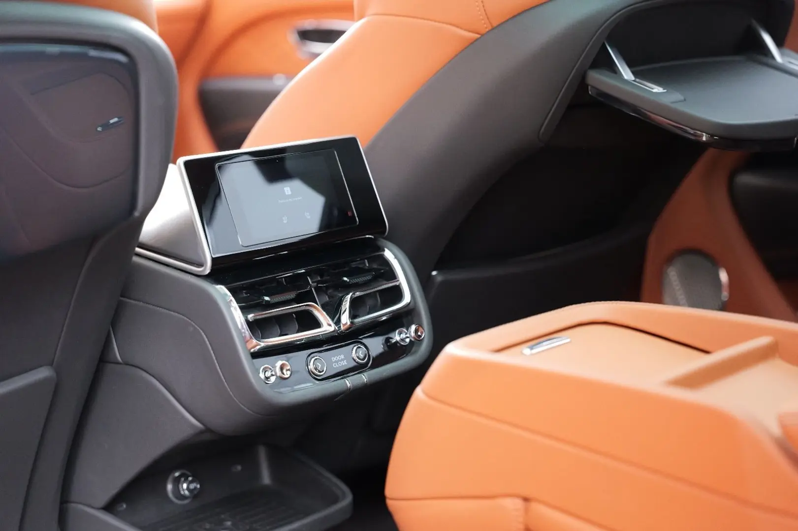 Bentayga 4.0 V8 EWB Azure 4WD Long Lang