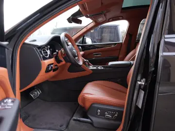 Bentayga 4.0 V8 EWB Azure 4WD Long Lang