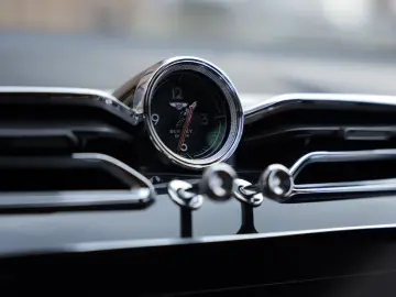 Bentayga 4.0 V8 EWB Azure 4WD Long Lang