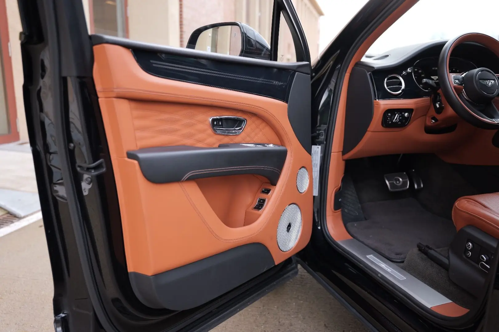 Bentayga 4.0 V8 EWB Azure 4WD Long Lang