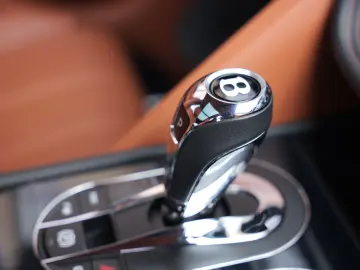 Bentayga 4.0 V8 EWB Azure 4WD Long Lang