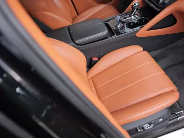 Bentayga 4.0 V8 EWB Azure 4WD Long Lang