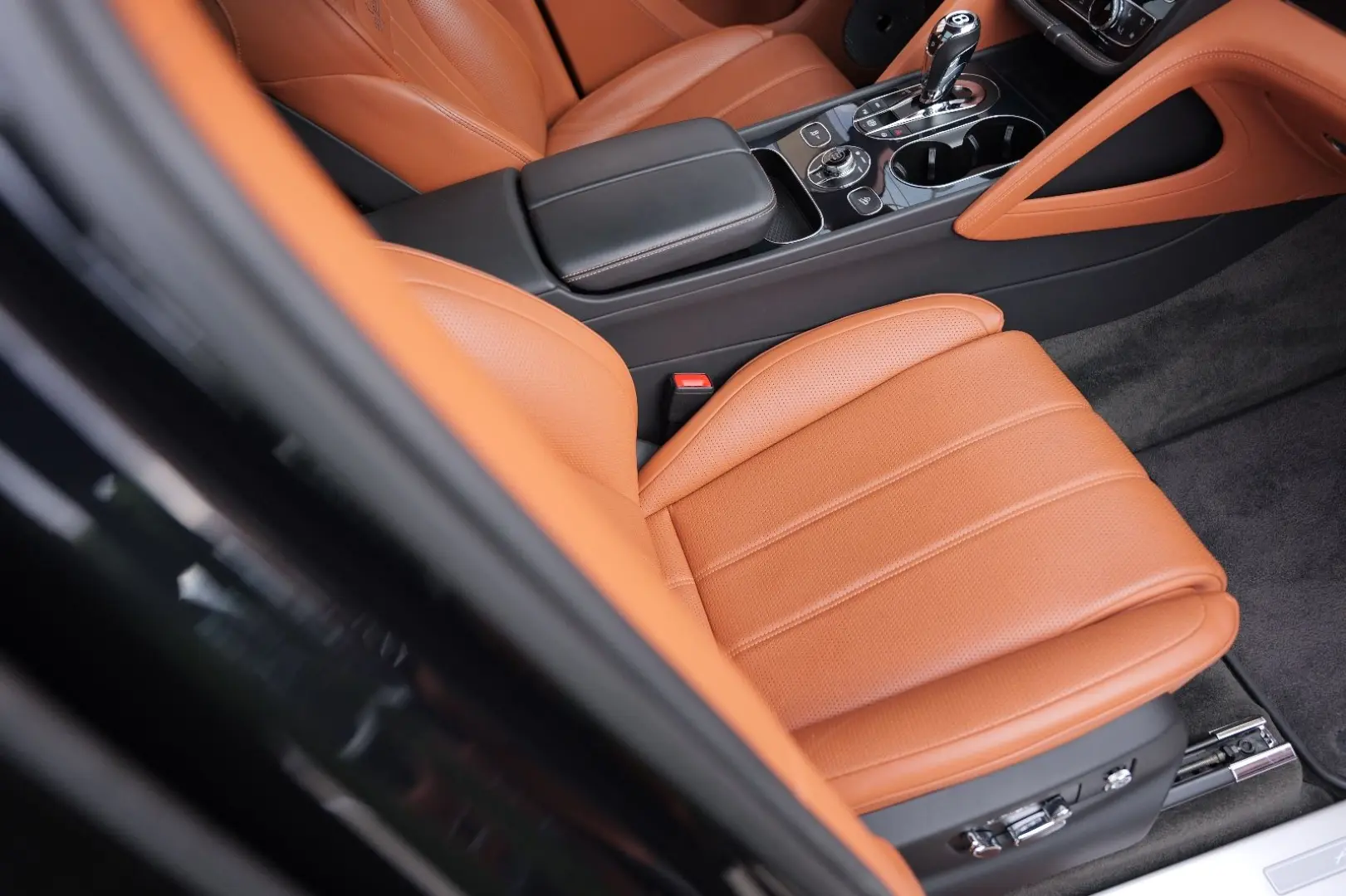 Bentayga 4.0 V8 EWB Azure 4WD Long Lang