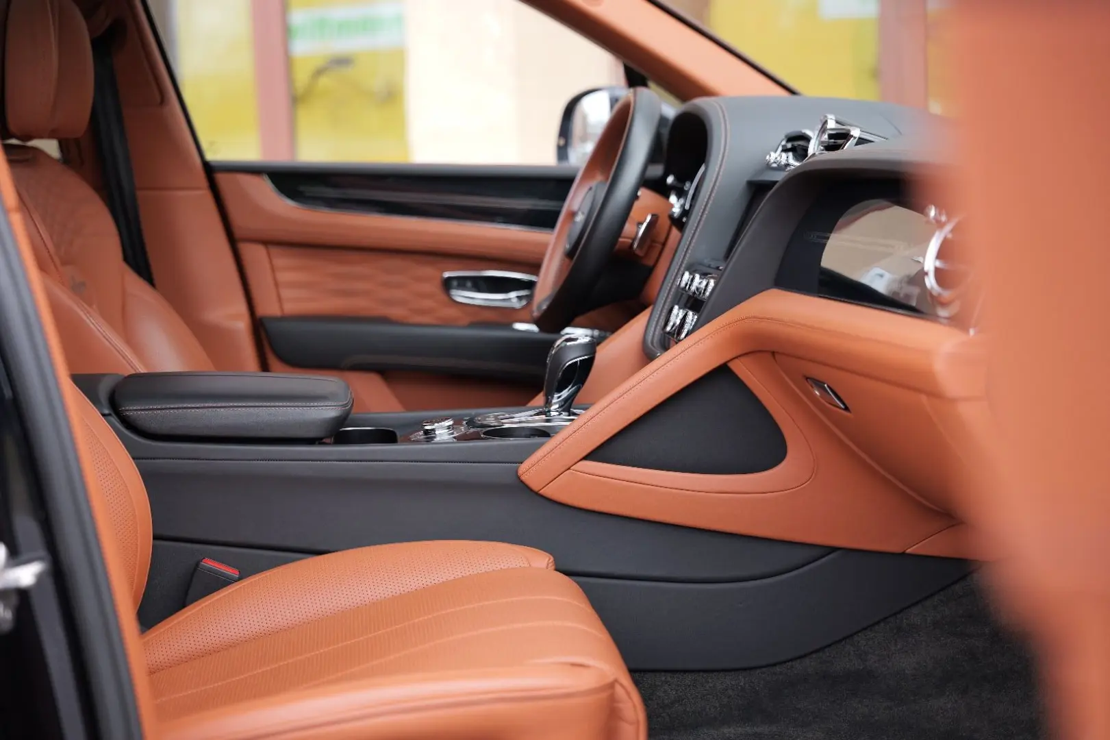 Bentayga 4.0 V8 EWB Azure 4WD Long Lang