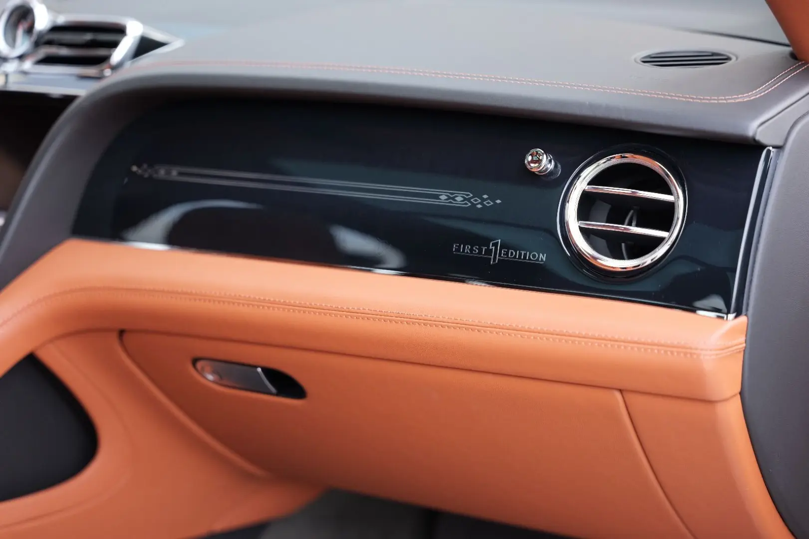 Bentayga 4.0 V8 EWB Azure 4WD Long Lang