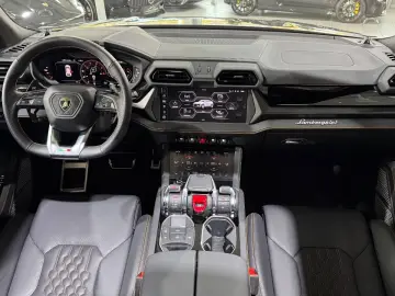 Urus SE 4.0 MY25 ANIMA B&O PANO HUD MASSAGE 23