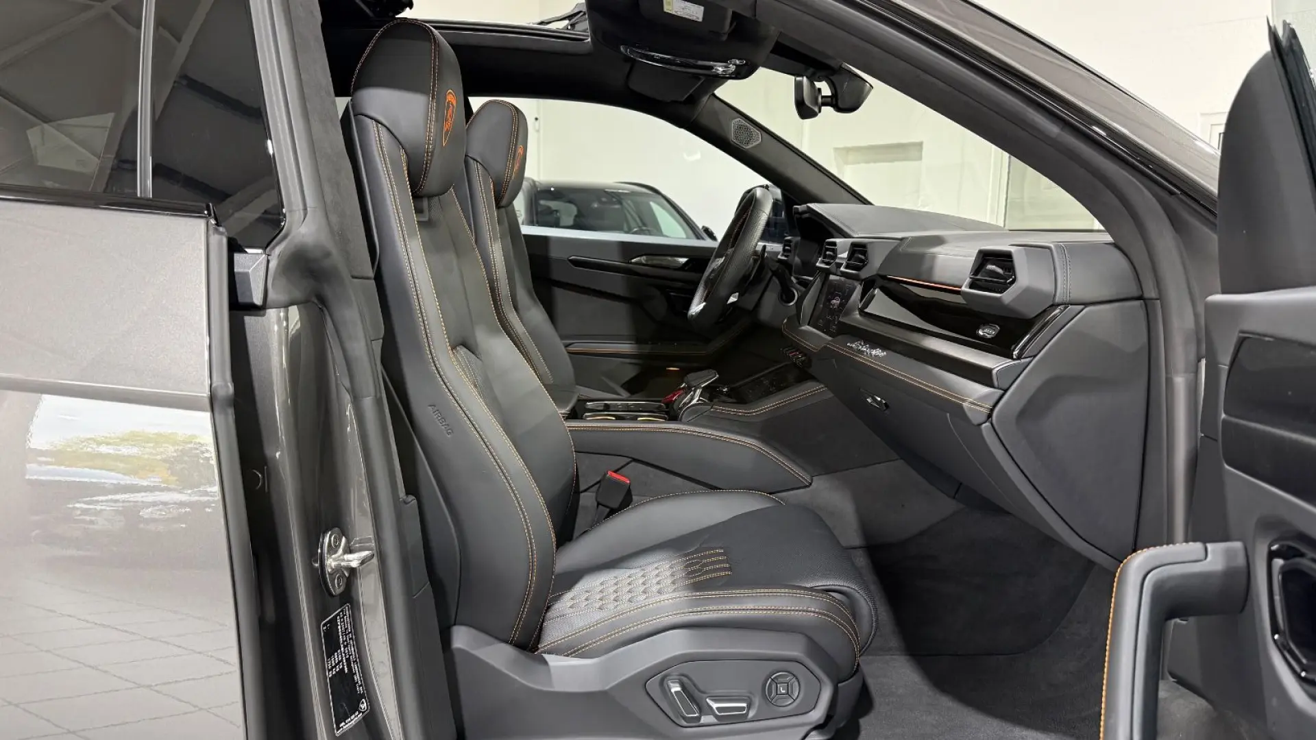 Urus SE 4.0 MY25 ANIMA B&O PANO HUD MASSAGE 23