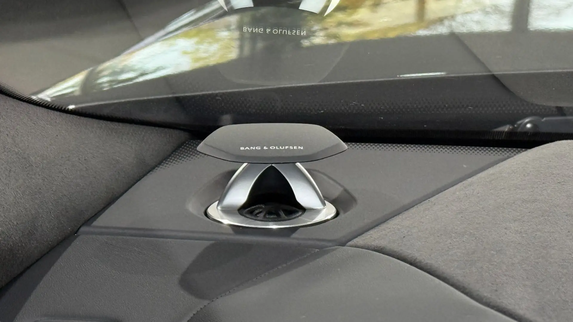 Urus SE 4.0 MY25 ANIMA B&O PANO HUD MASSAGE 23