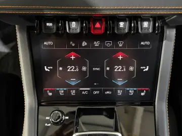 Urus SE 4.0 MY25 ANIMA B&O PANO HUD MASSAGE 23