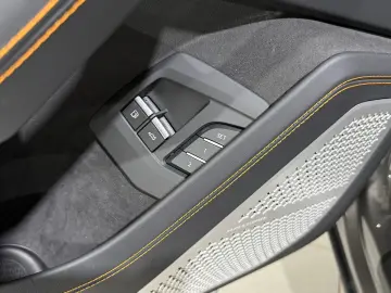 Urus SE 4.0 MY25 ANIMA B&O PANO HUD MASSAGE 23