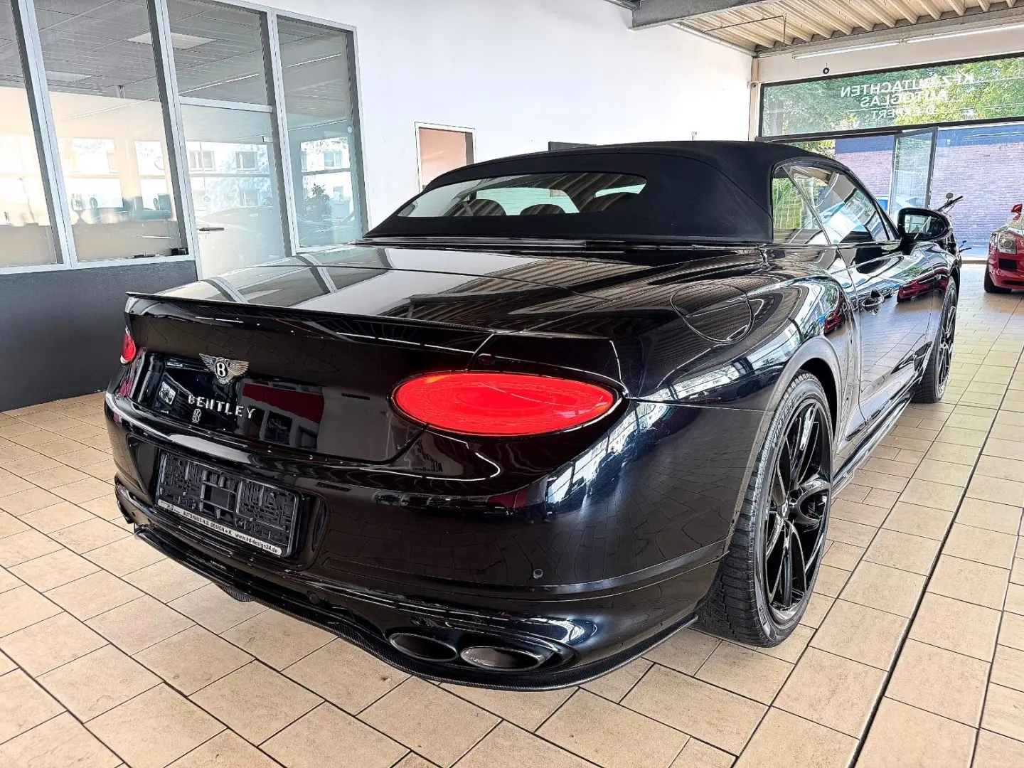 CONTINENTAL GTC 4.0 V8 4WD HUD MASSAGE 22