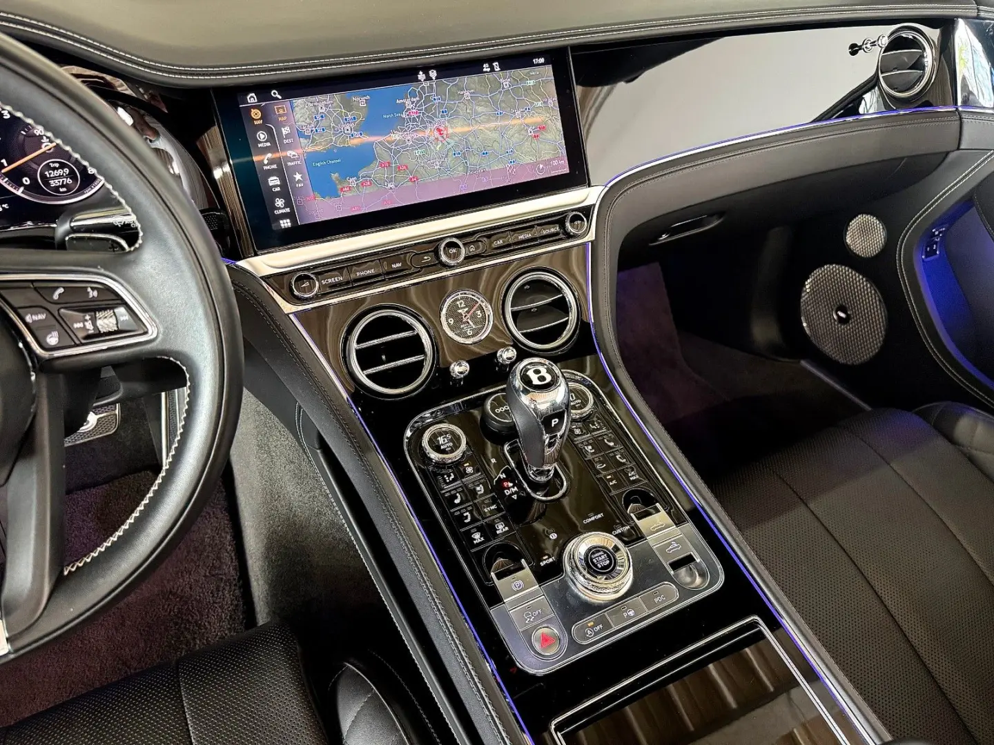 CONTINENTAL GTC 4.0 V8 4WD HUD MASSAGE 22