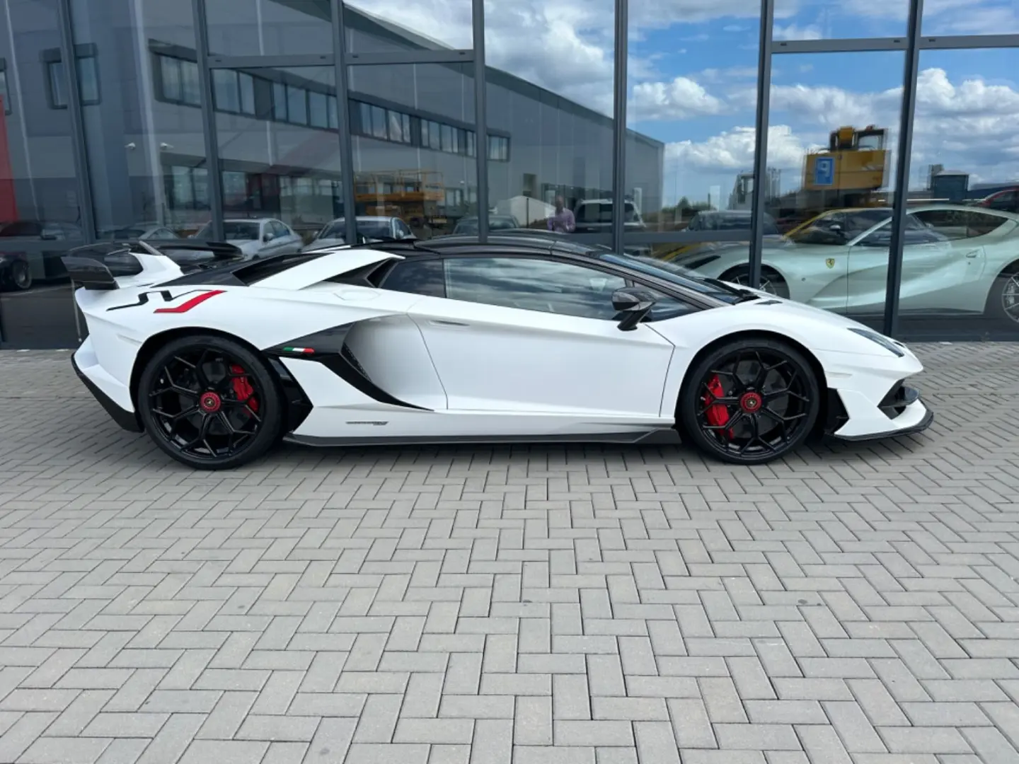 Aventador SVJ Roadster FullCarbon Tricolore Lift