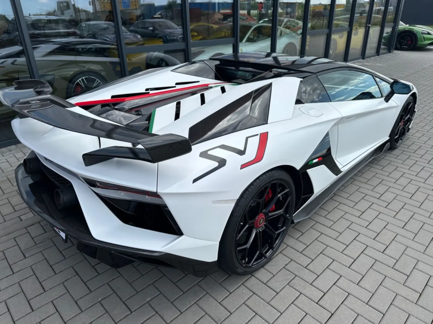 Aventador SVJ Roadster FullCarbon Tricolore Lift