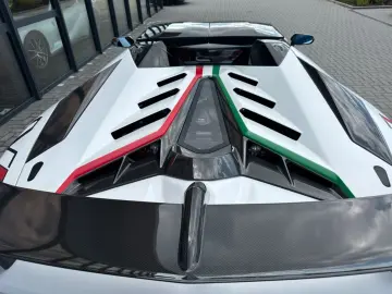 Aventador SVJ Roadster FullCarbon Tricolore Lift