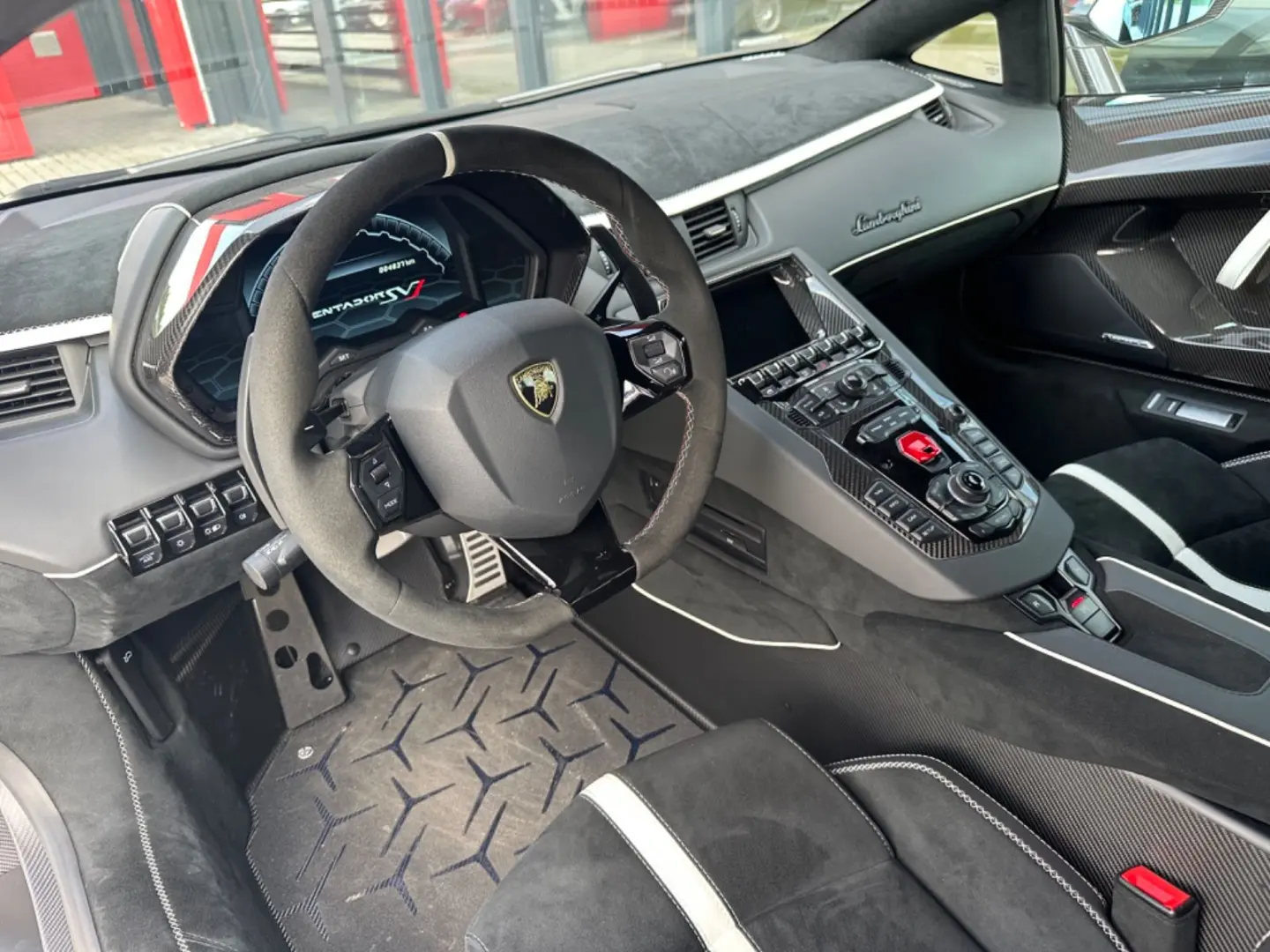 Aventador SVJ Roadster FullCarbon Tricolore Lift