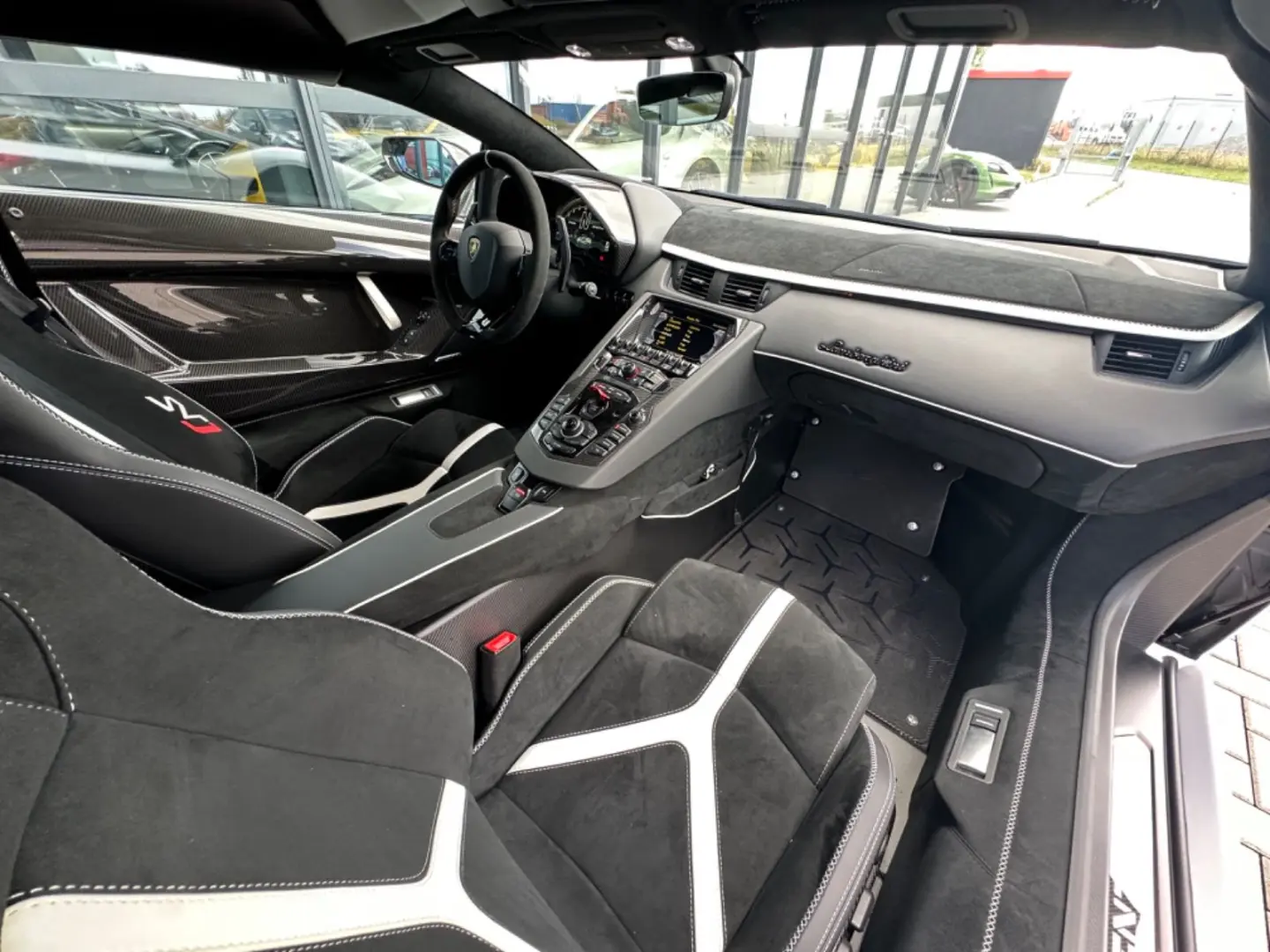 Aventador SVJ Roadster FullCarbon Tricolore Lift