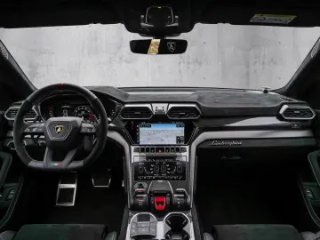 Urus Performante Verde Gea Matt  Interior Carbon
