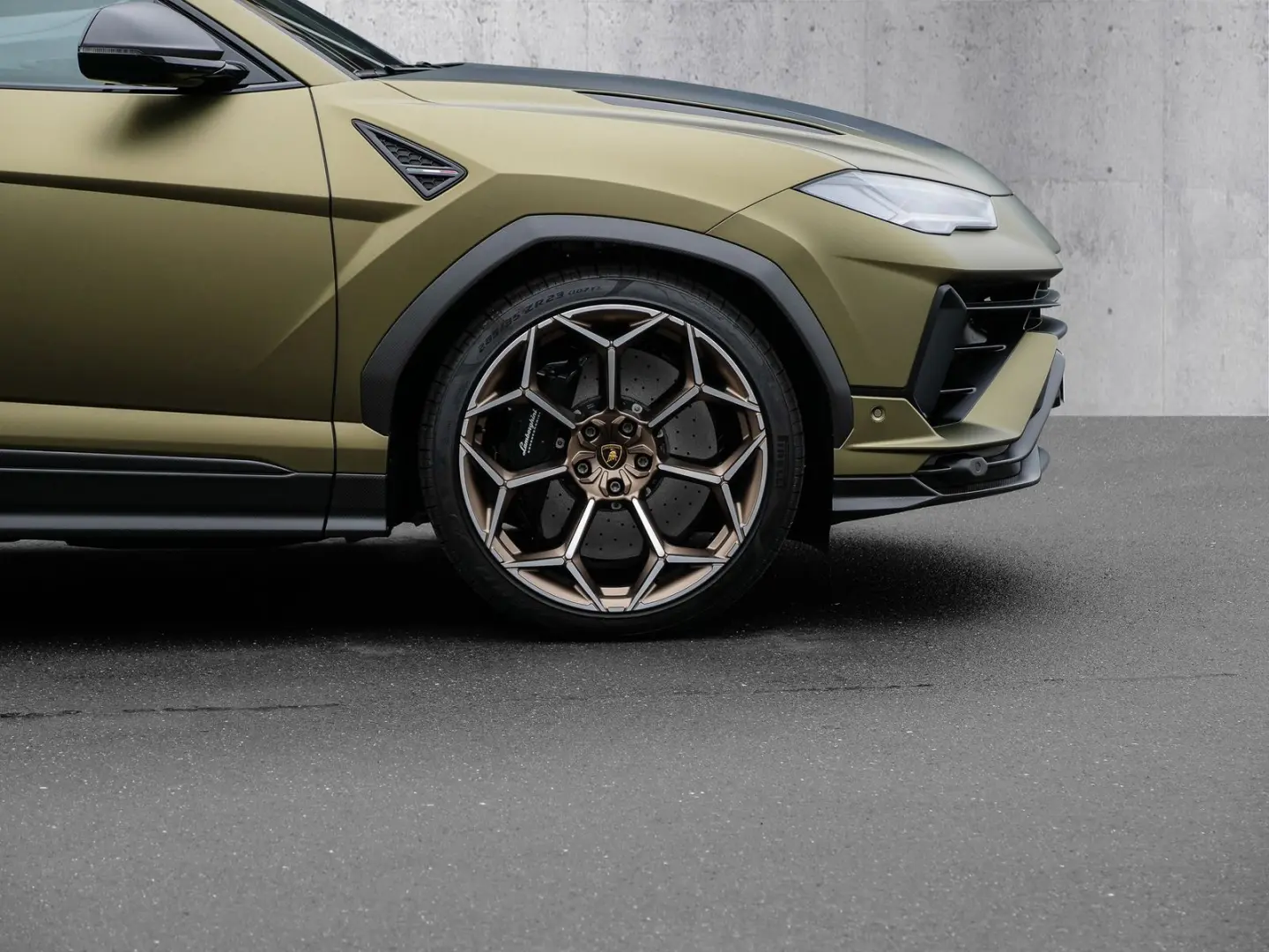 Urus Performante Verde Gea Matt  Interior Carbon