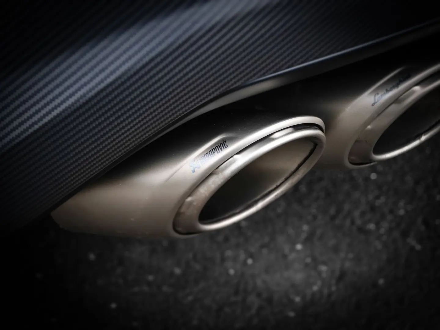 Urus Performante Verde Gea Matt  Interior Carbon