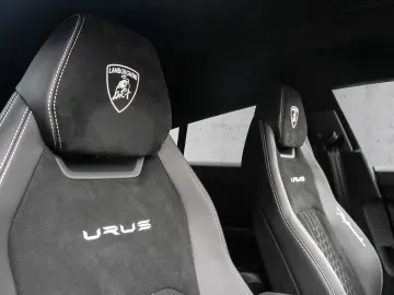 Urus Performante Verde Gea Matt  Interior Carbon
